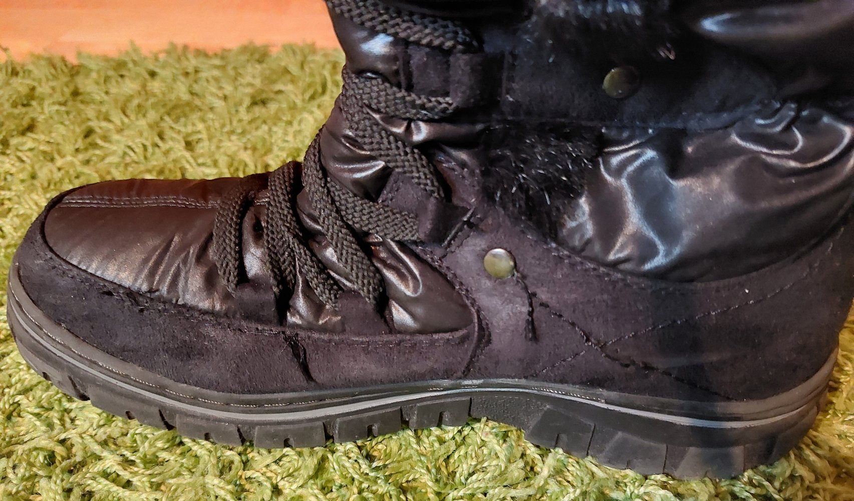 Schwarze Winterboots