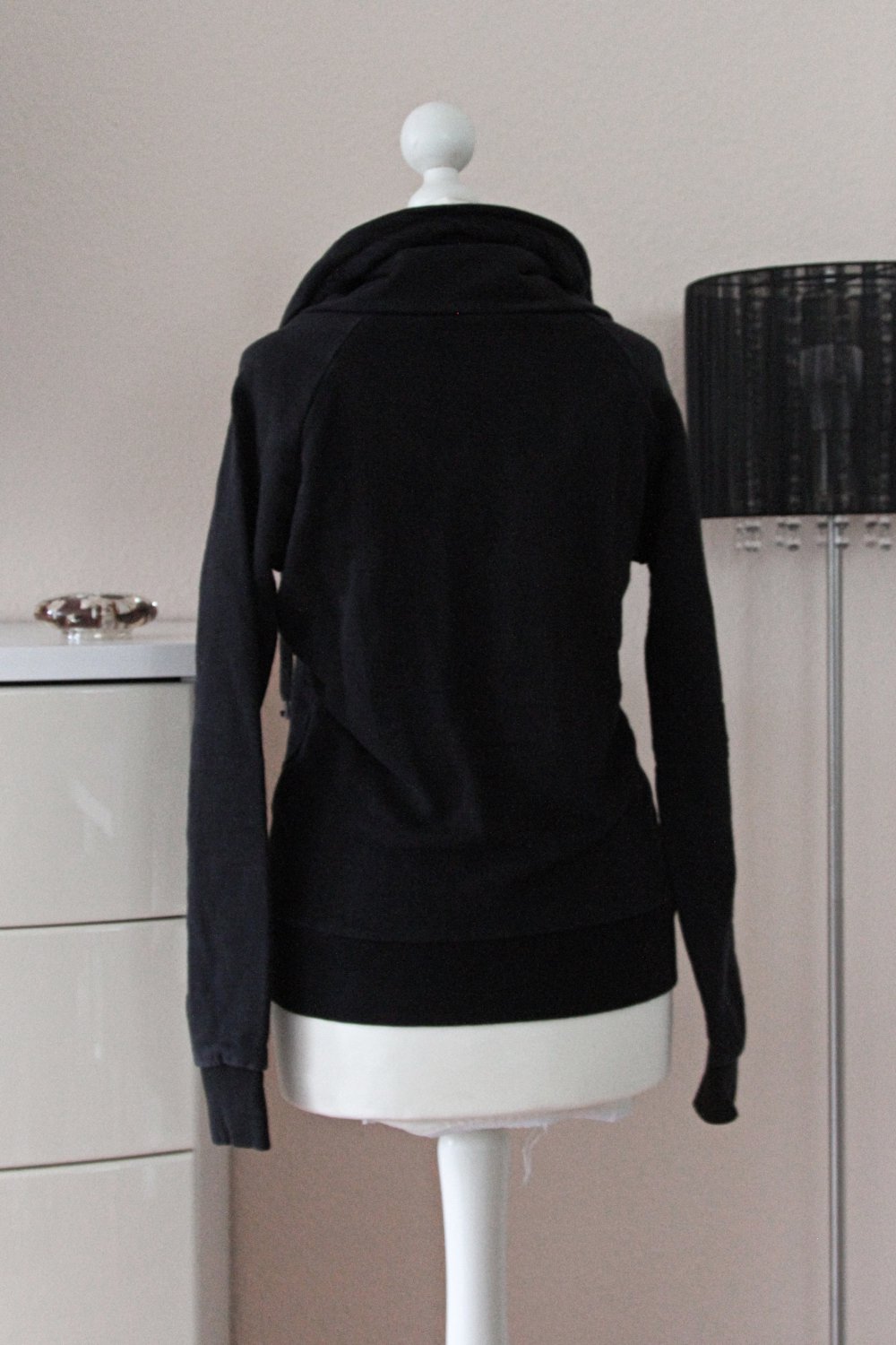 Schöne etwas dickere Strickjacke