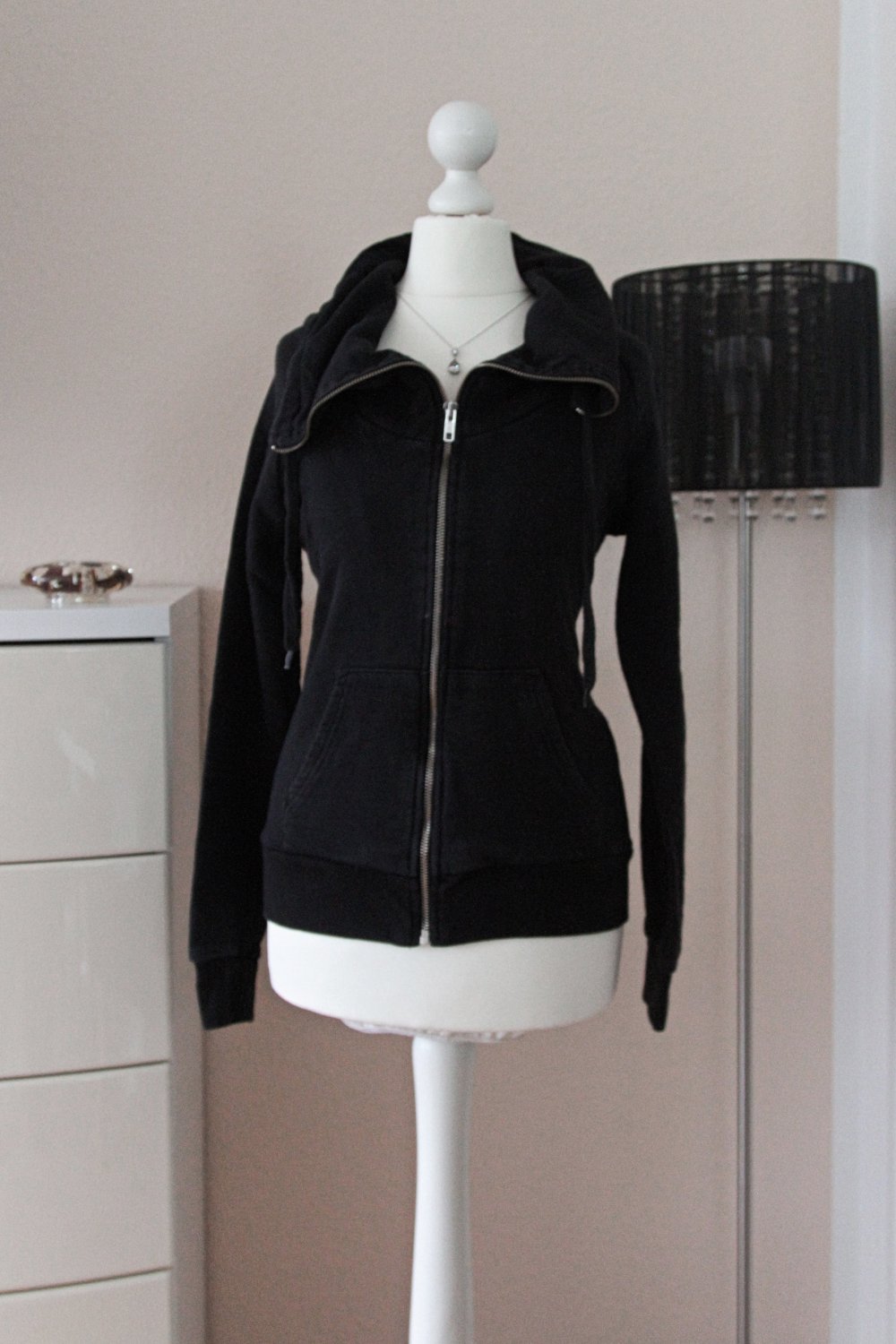 Schöne etwas dickere Strickjacke