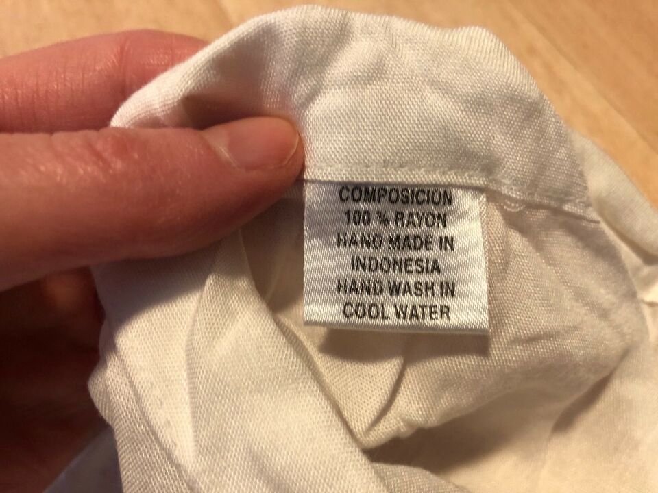 Rock weiß mit Bändel