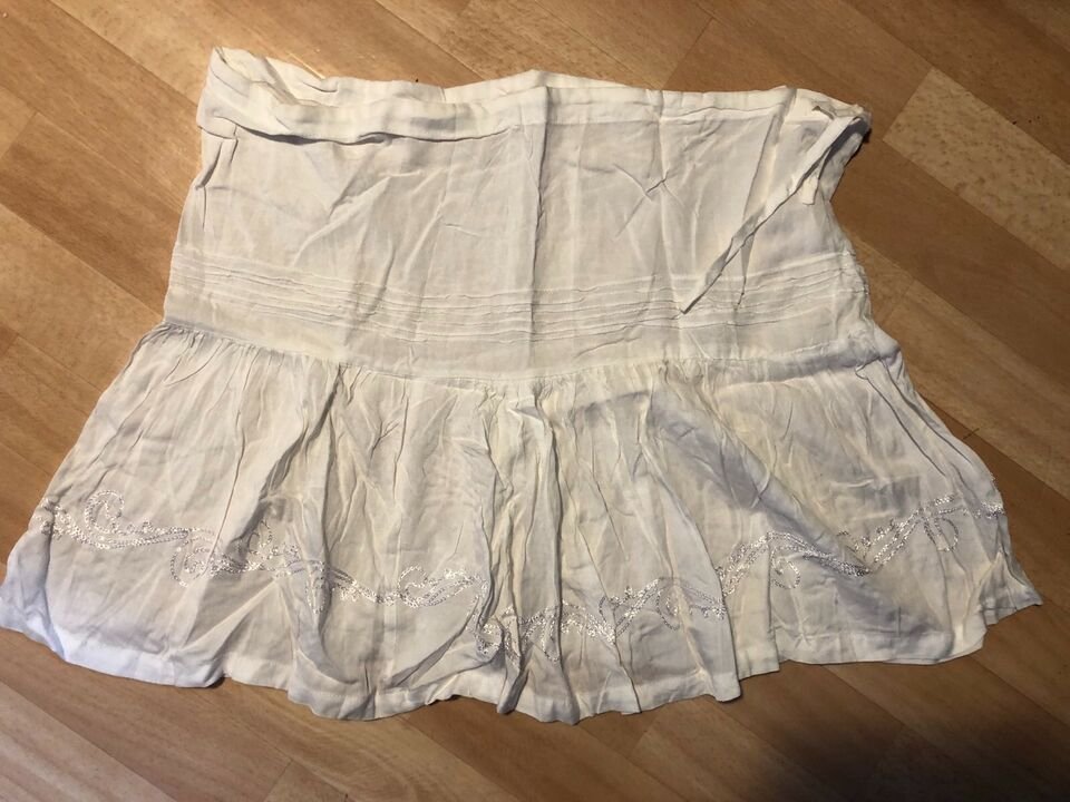 Rock weiß mit Bändel