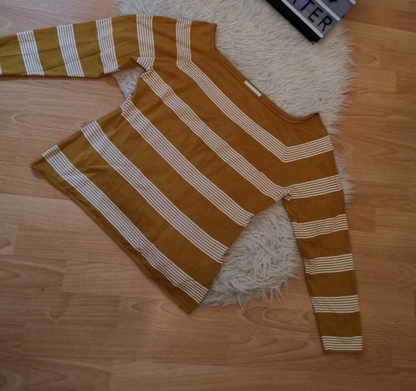 Off shoulder pulli mit Streifen