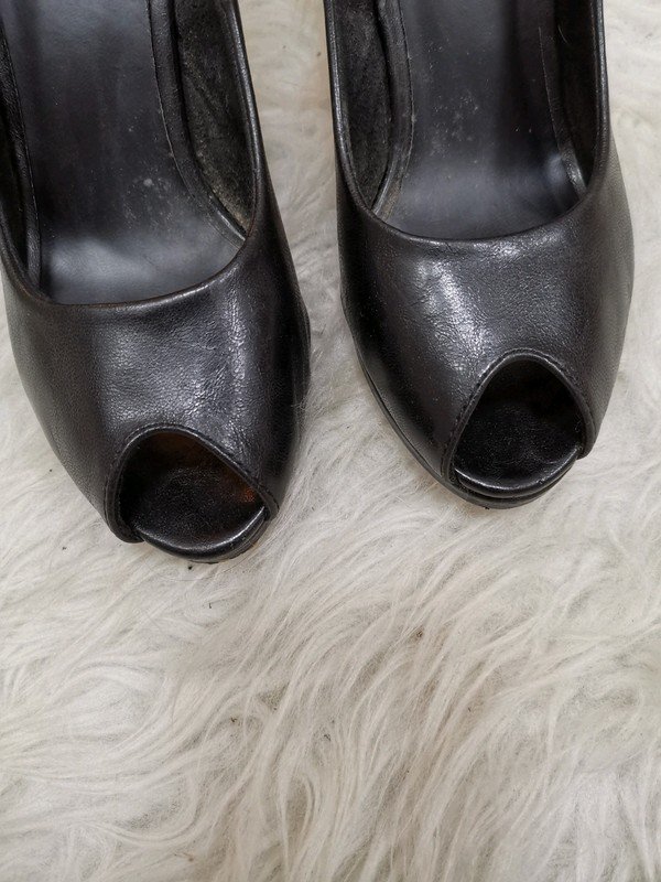 Peeptoes klassisch in schwarz