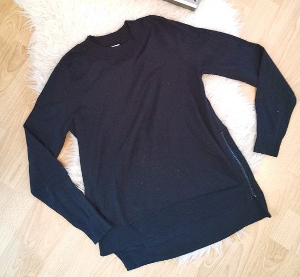 Dunkel blauer pulli mit Reißverschlüssen