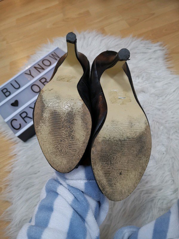 Peeptoes klassisch in schwarz