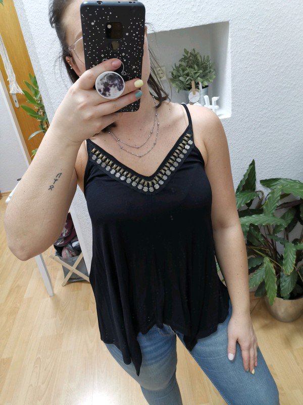 Asymmetrisches top mit Steinchen