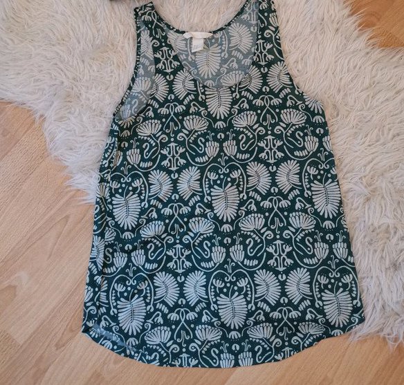 Grün gemustertes top