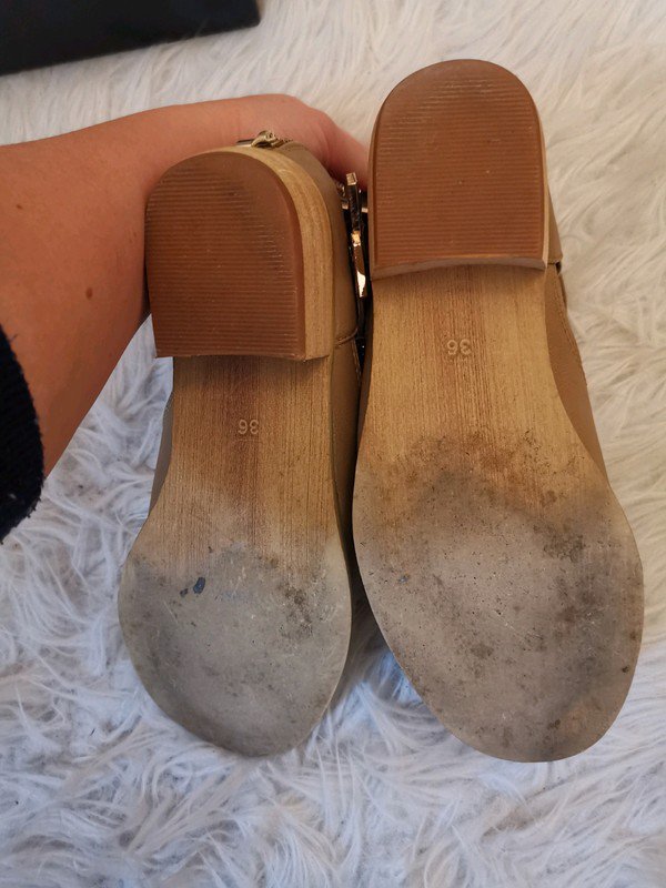 Cut Out Boots / Stieflette