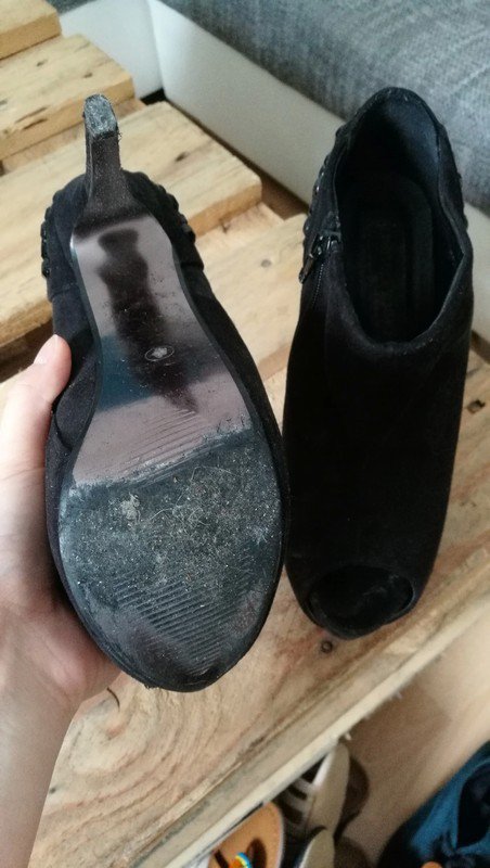 Schwarze highheels mit steinchen