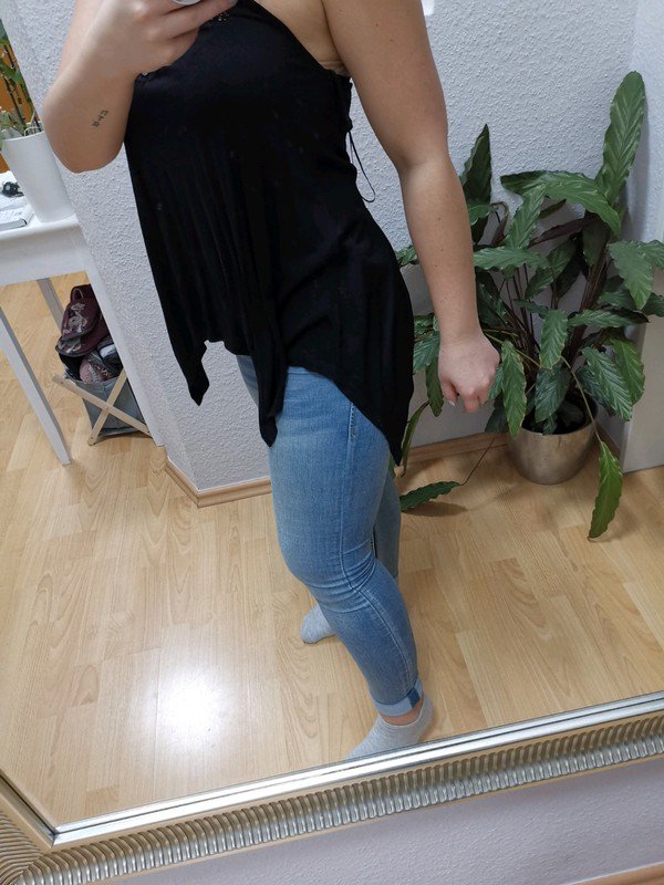 Asymmetrisches top mit Steinchen