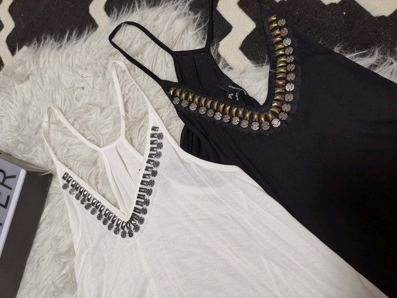 Asymmetrisches top mit Steinchen