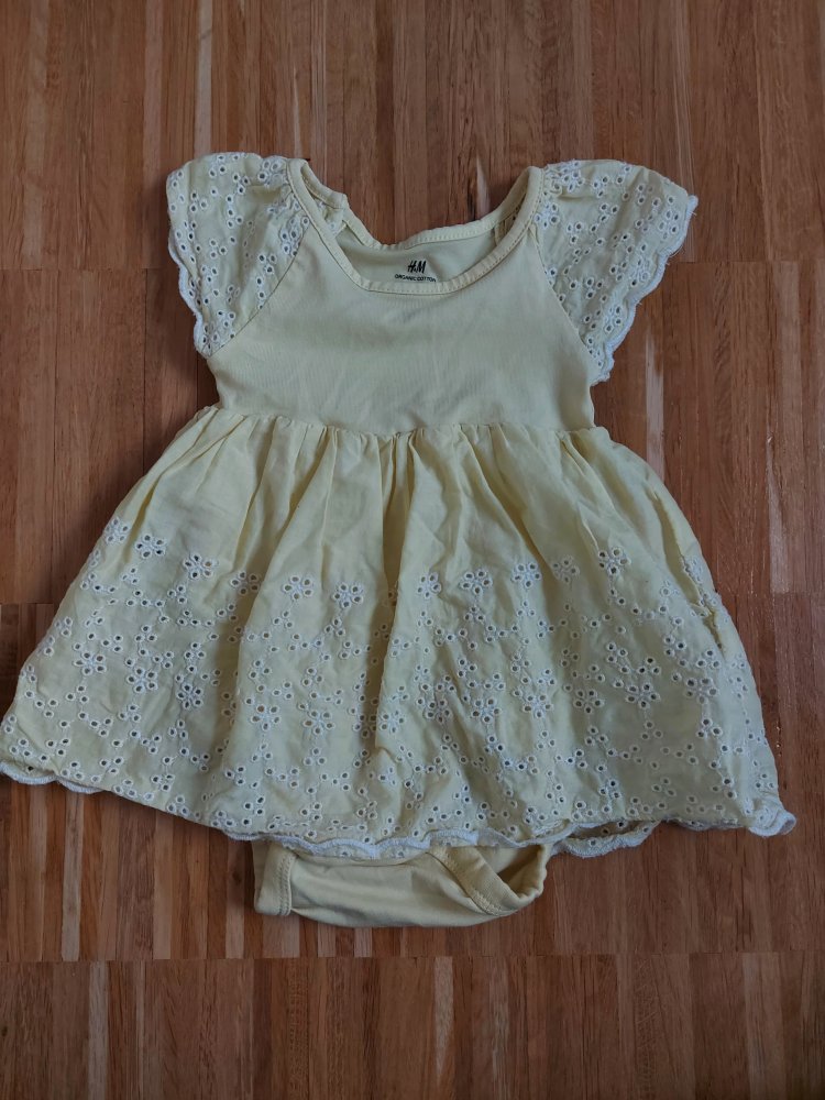 süßes zitronengelbes Babykleidchen mit weißer Stickerei, Gr. 62 Bodykleid