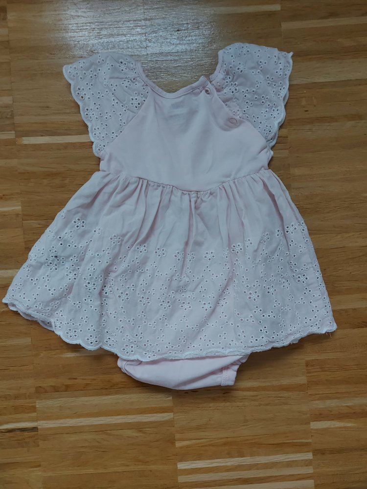 süßes zartrosa Babykleidchen mit weißer Stickerei, Gr. 68 Bodykleid