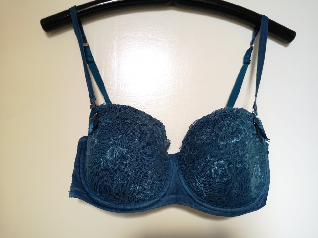 türkiser Balconette-BH mit türkisfarbener Spitze 80D