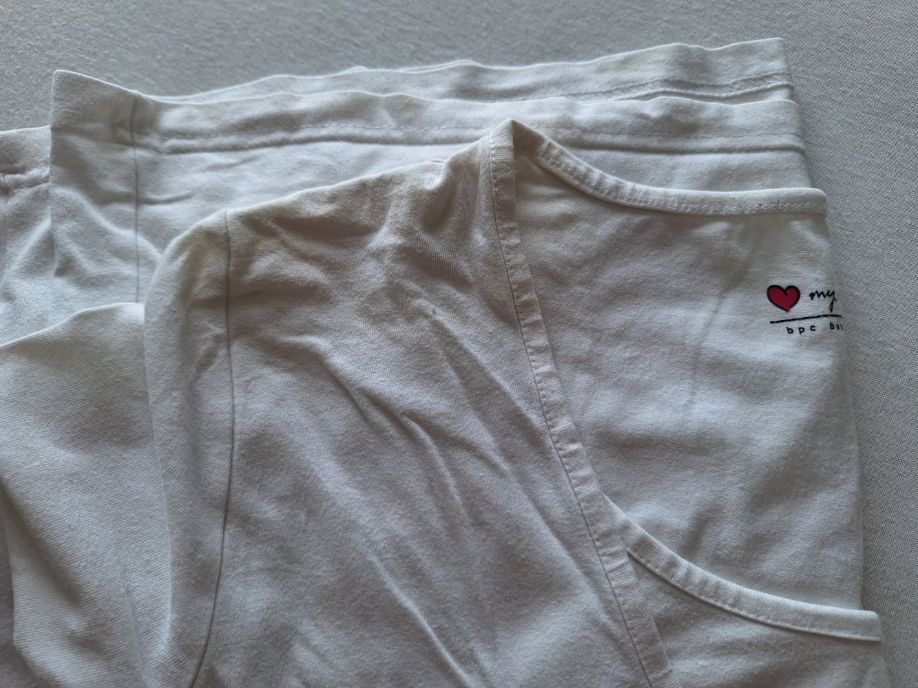 weißes praktisches und komfortables Umstands- und Stillshirt Gr. 40/42