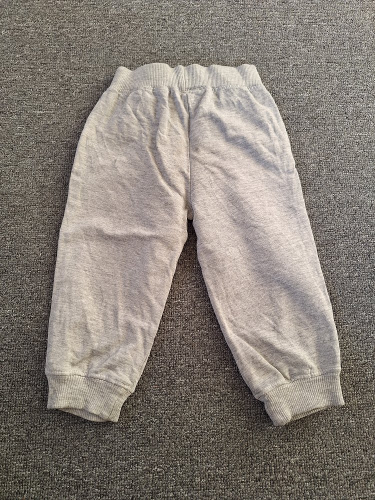 graue Jogginghose Gr. 80