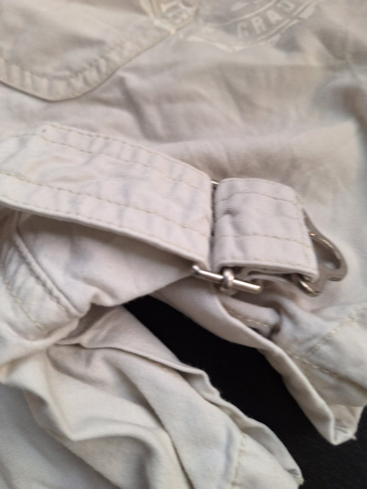 Cremefarbene Latzhose, Gr. 80