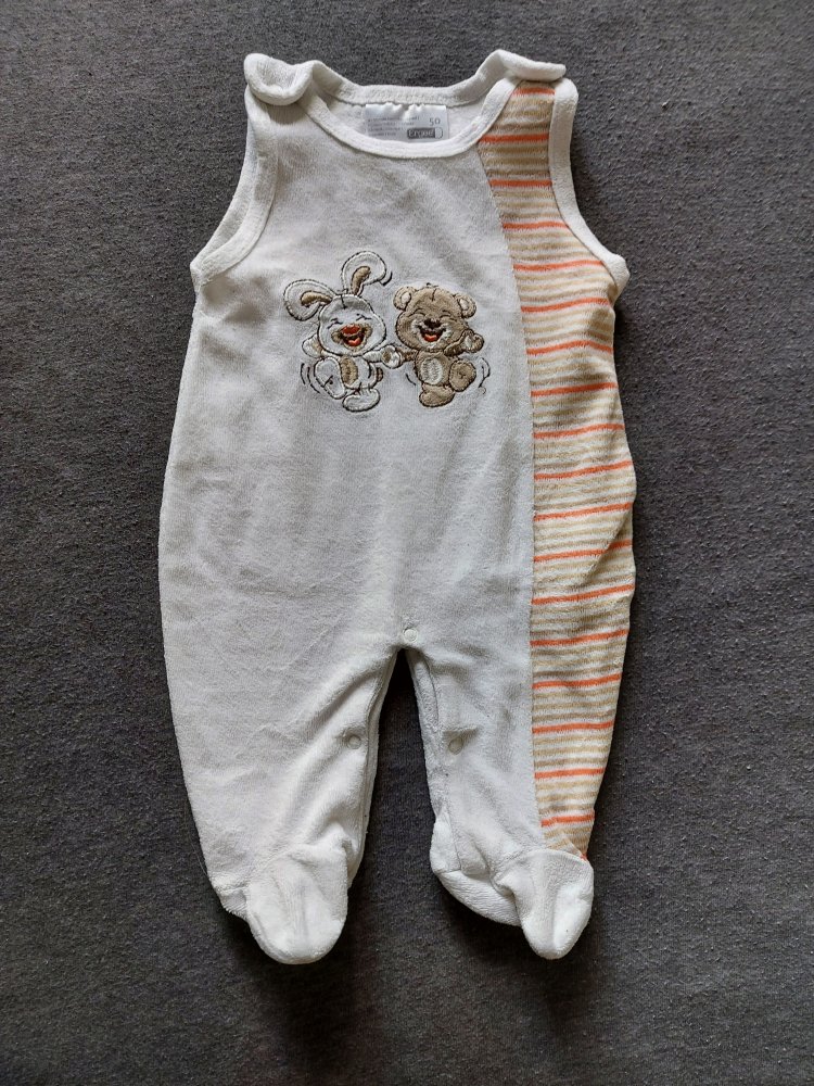 weißer Babystrampler mit Tiermotiven, Gr. 50