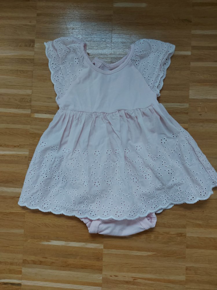 süßes zartrosa Babykleidchen mit weißer Stickerei, Gr. 68 Bodykleid