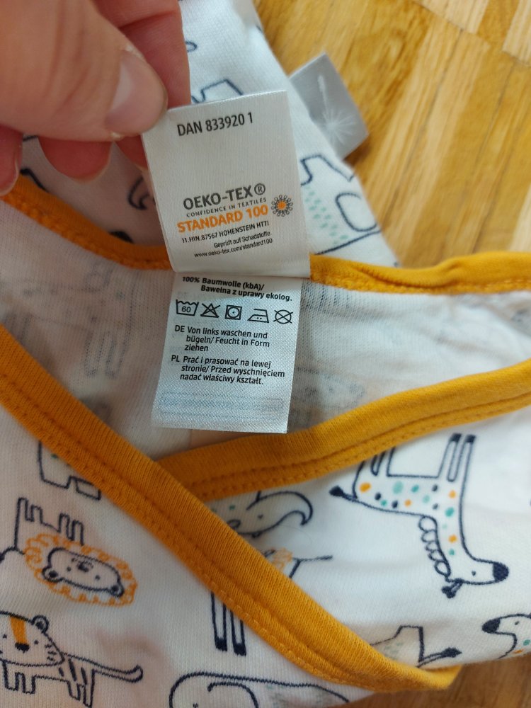 Weiß-oranger Langarm-Wickelbody in Gr. 62/68 mit niedlichen Wildtiermotiven