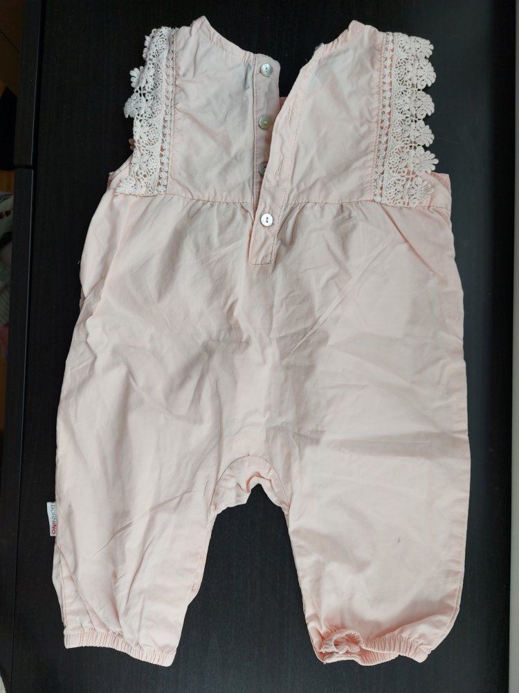 zartrosa Babystrampler / Jumper mit langer Hose Gr. 62/68