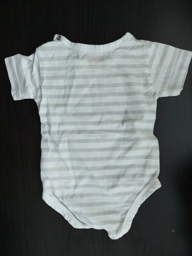 weiß-grauer Kurzarmbody Smooch!, Gr. 56 