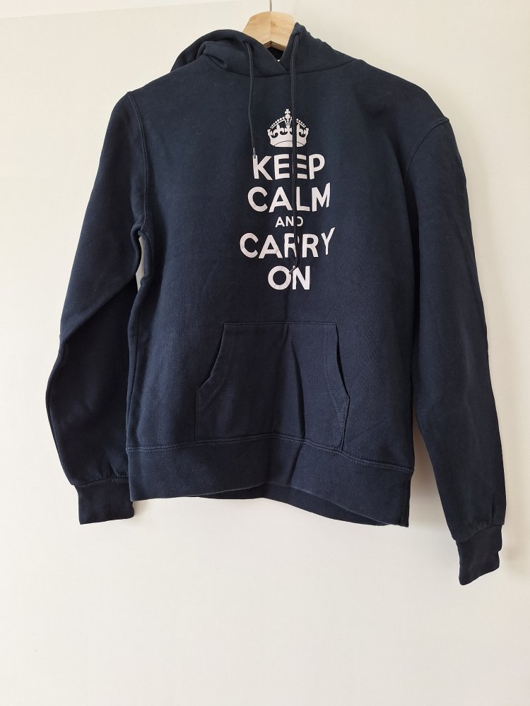 Dunkelblauer Hoodie, Gr. M Keep calm and carry on