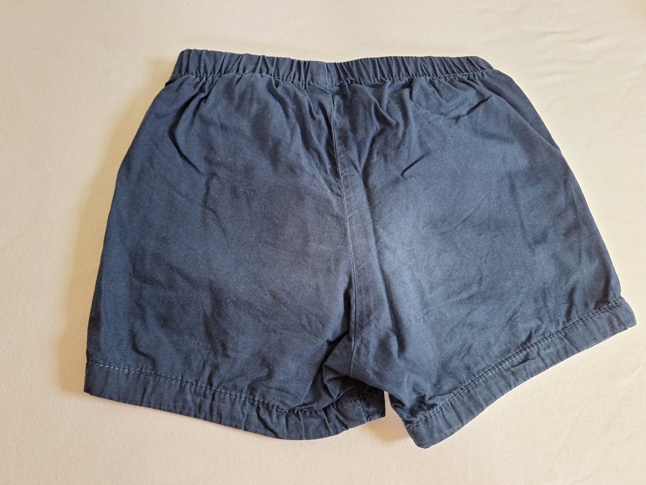 Dunkelblaue kurze Hose, Gr. 80