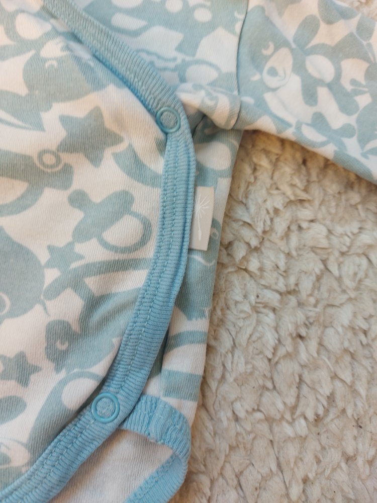 weiß-blauer Langarm-Wickelbody Gr. 56 