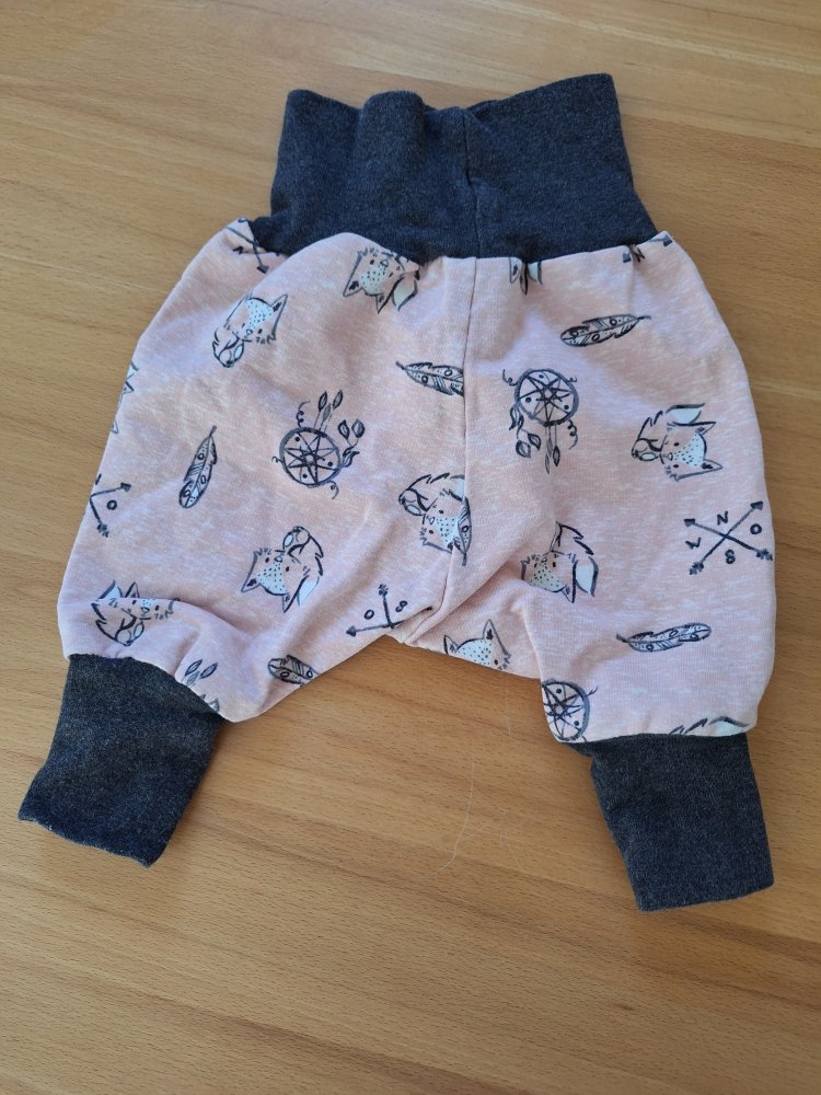 Bequeme rosa Pumphose mit breitem Bund