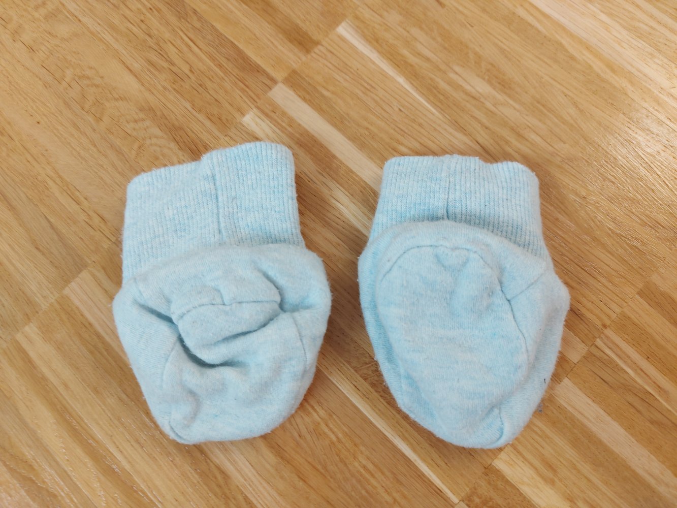 hellblaue Babyschühchen/-söckchen mit Hundemotiv und -öhrchen Gr. 15/16