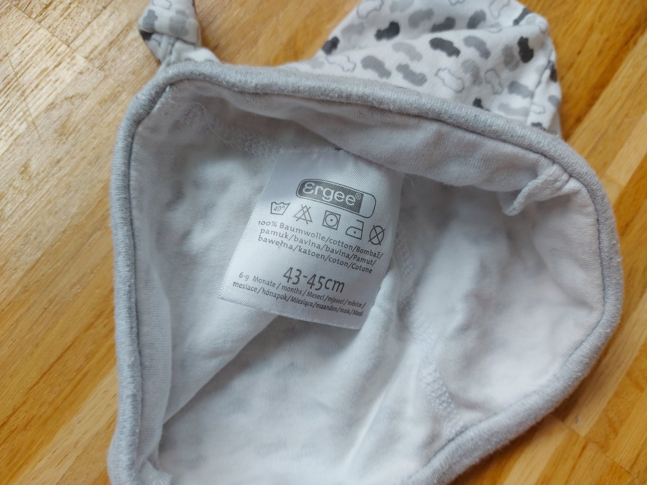 weiß-grau gemusterte Zipfelmütze Gr. 43-45