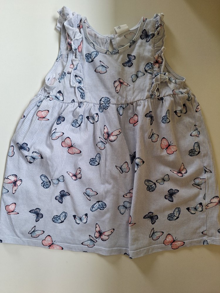 hellblaues Kleidchen mit Schmetterlingen, Gr. 86