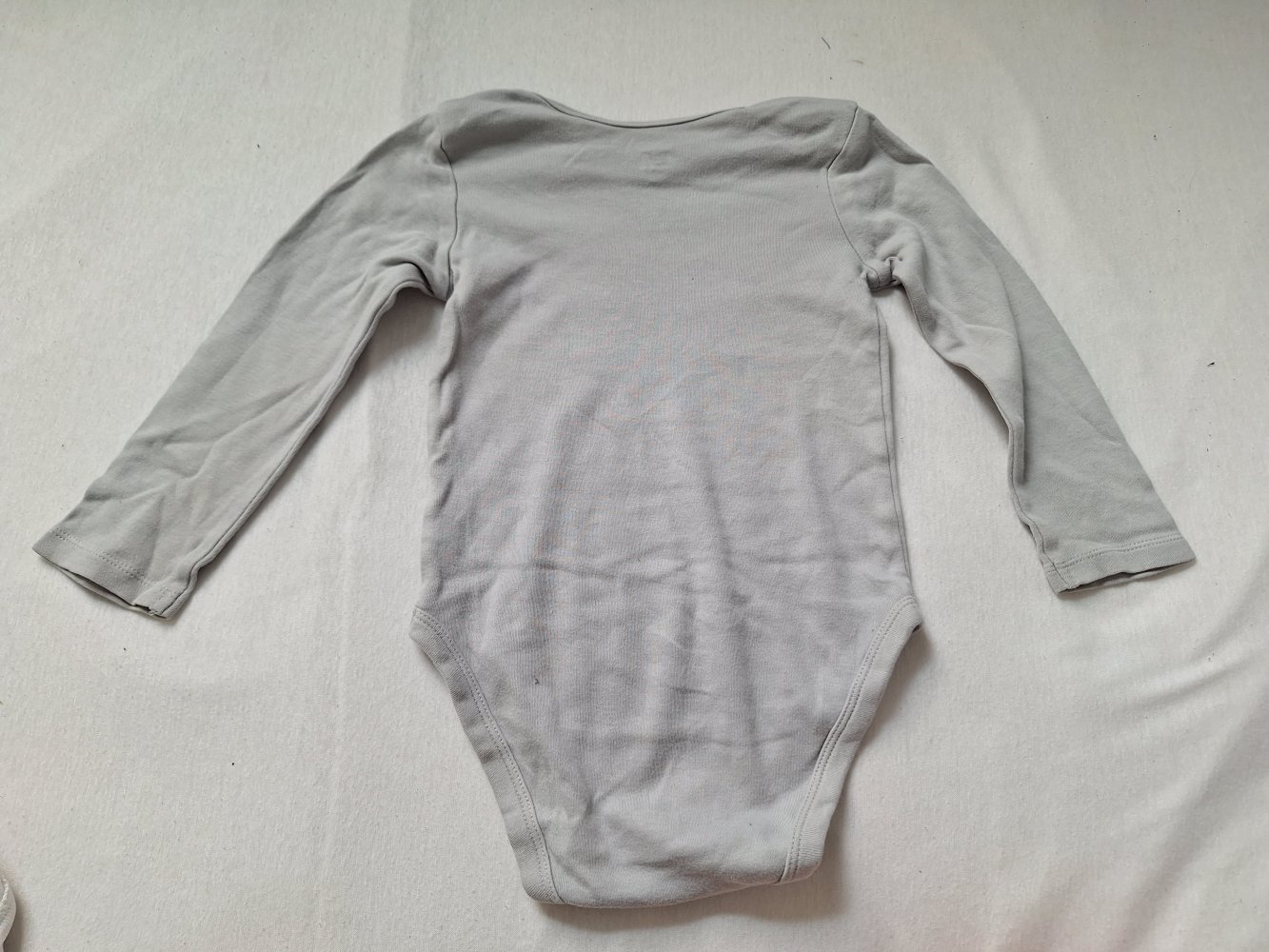 grauer Langarmbody happy family in Gr. 92