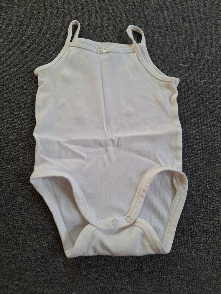 Weißer basic Body mit Spaghettiträgern Gr. 80