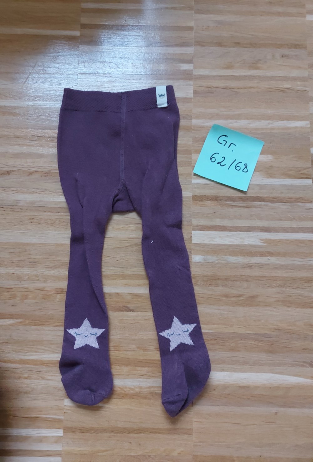 lilafarbene Babystrumpfhose mit Sternenmotiv, Gr. 62/68