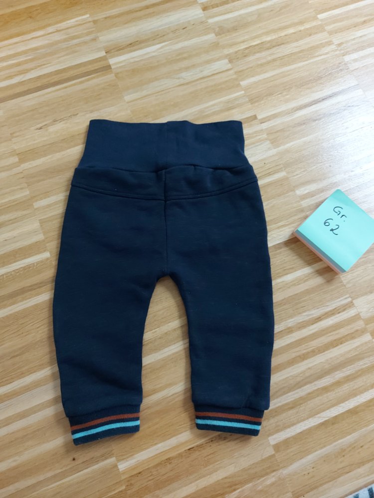 Hochwertige dunkelblaue s.Oliver-Jogginghose Gr. 62, NEU