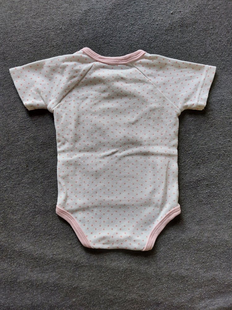 weißer Kurzarmbody mit rosa Punkten, Gr. 50/56 