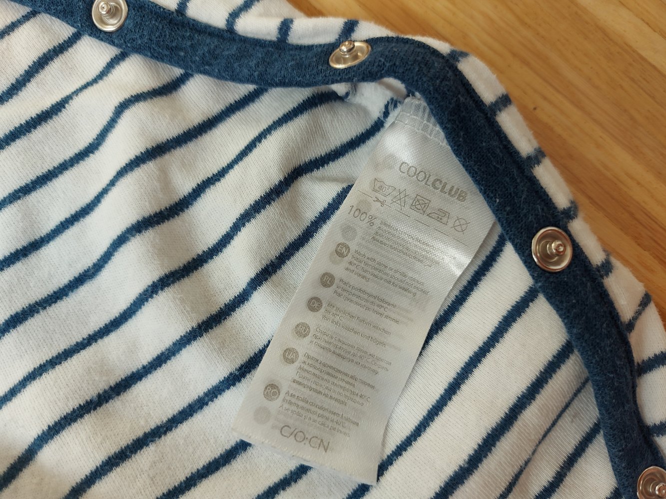 weißblau gestreifter Baby-Schlafanzug smiles for daddy Gr. 56