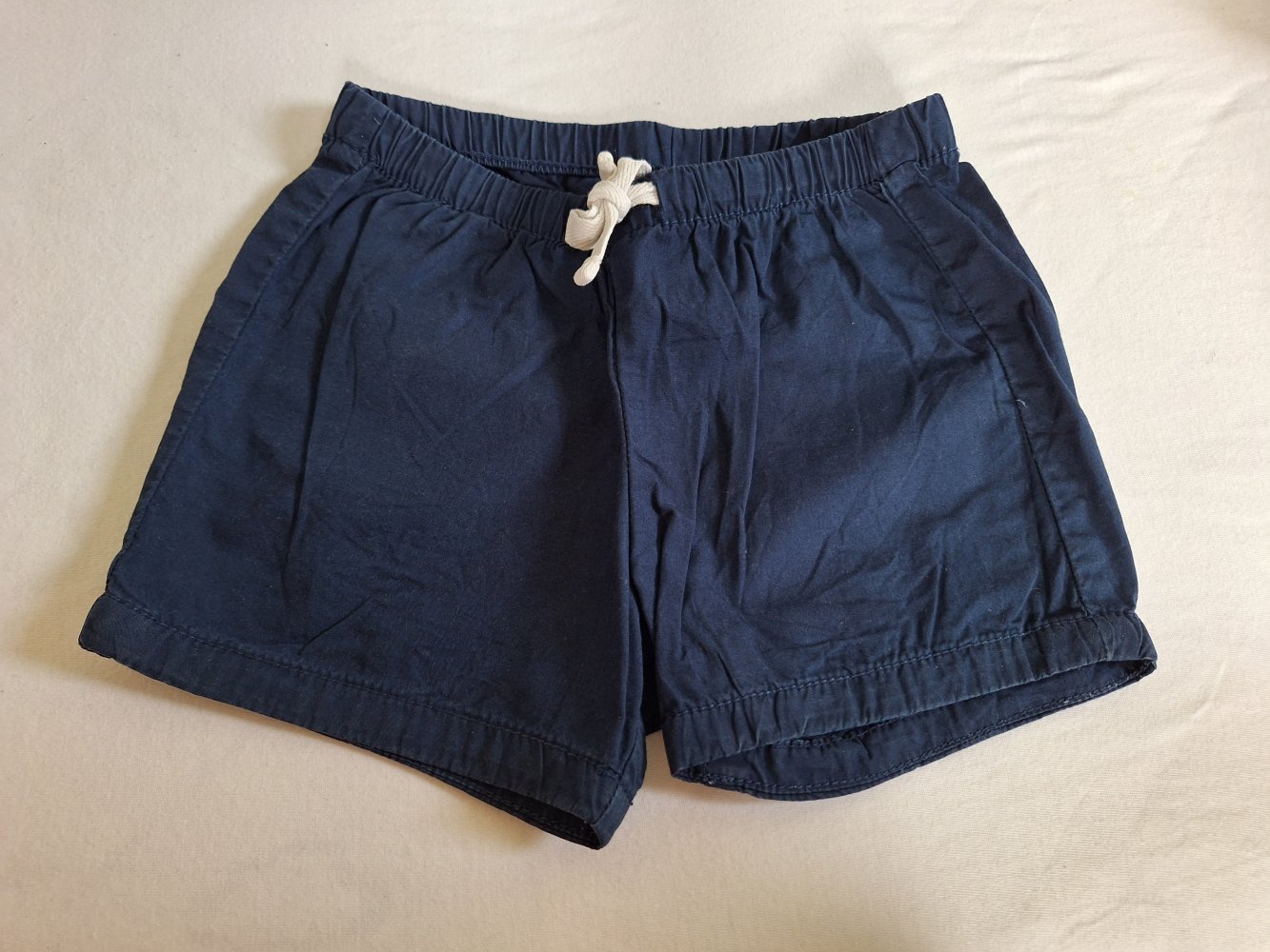 Dunkelblaue kurze Hose, Gr. 80