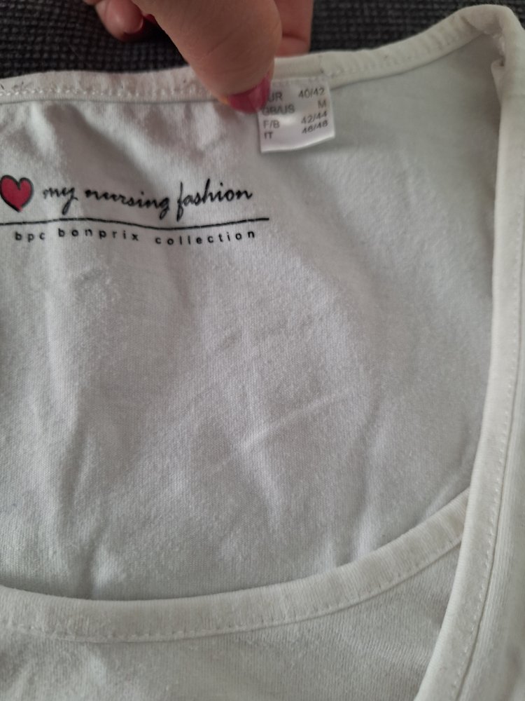 weißes praktisches und komfortables Umstands- und Stillshirt Gr. 40/42