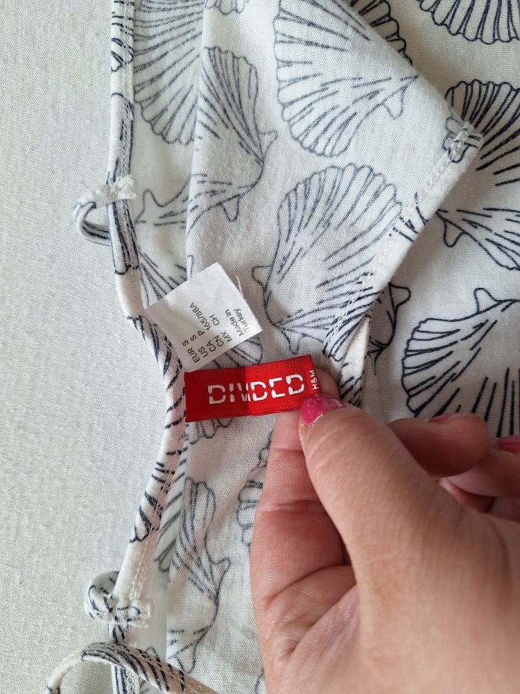 Weißes Spaghettiträger-Top mit Muscheln Gr. S