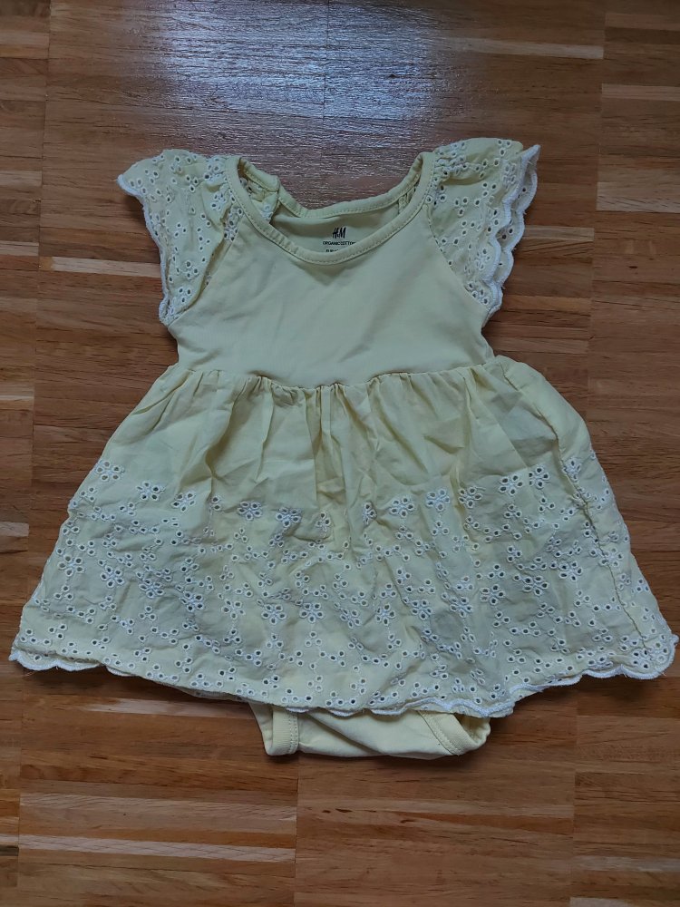 süßes zitronengelbes Babykleidchen mit weißer Stickerei, Gr. 62 Bodykleid