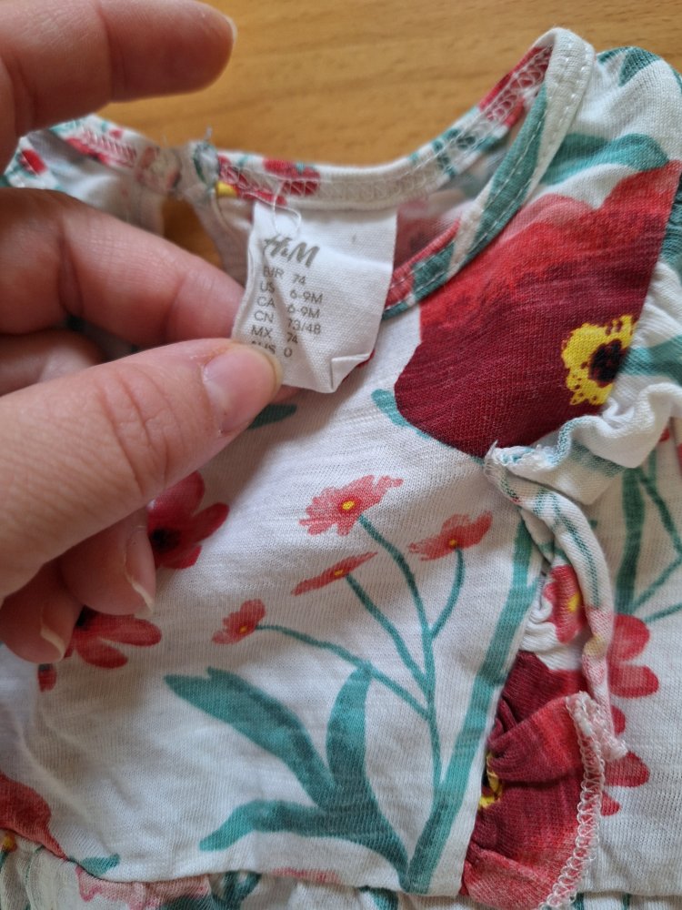 Wunderschönes Kleidchen mit Mohnblumen Gr. 74