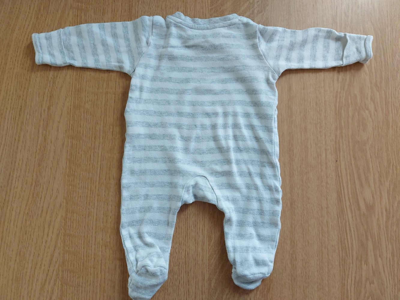 grau-weiß gestreifter Baby-Schlafanzug I love mommy / i love daddy Gr. 56 geschlechtsneutral / unisex