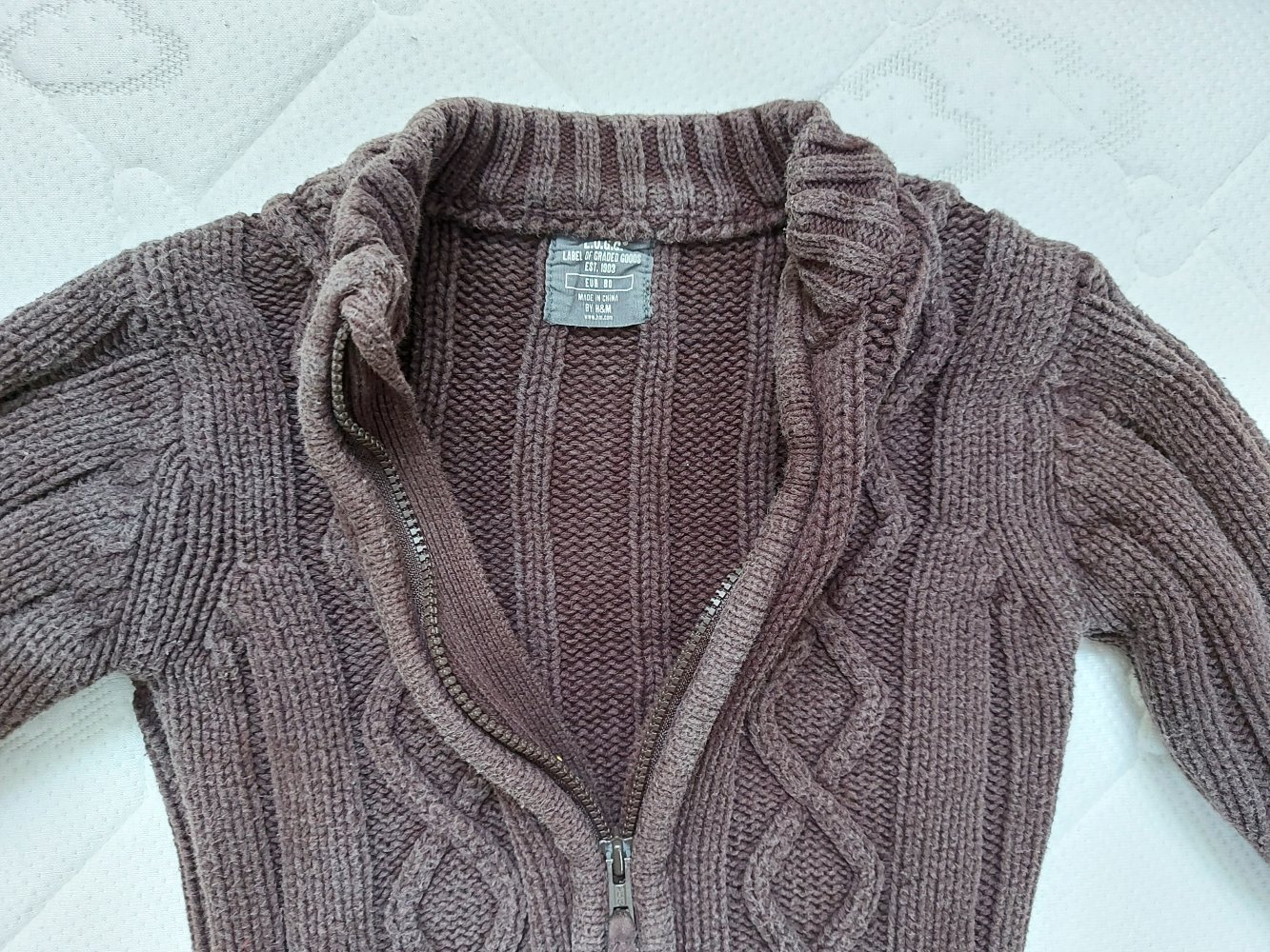 braune Baby-Strickjacke mit Elbow-Patches, Gr. 80
