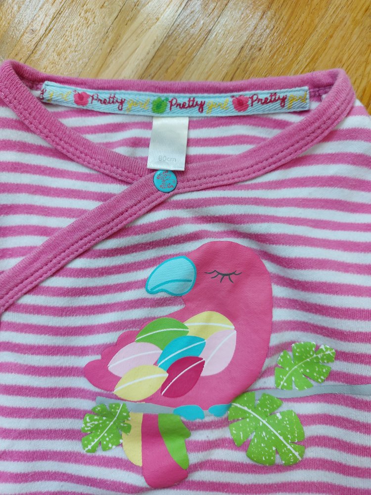 pinker Sommer-Wickelbody mit Papagei Gr. 80 cm