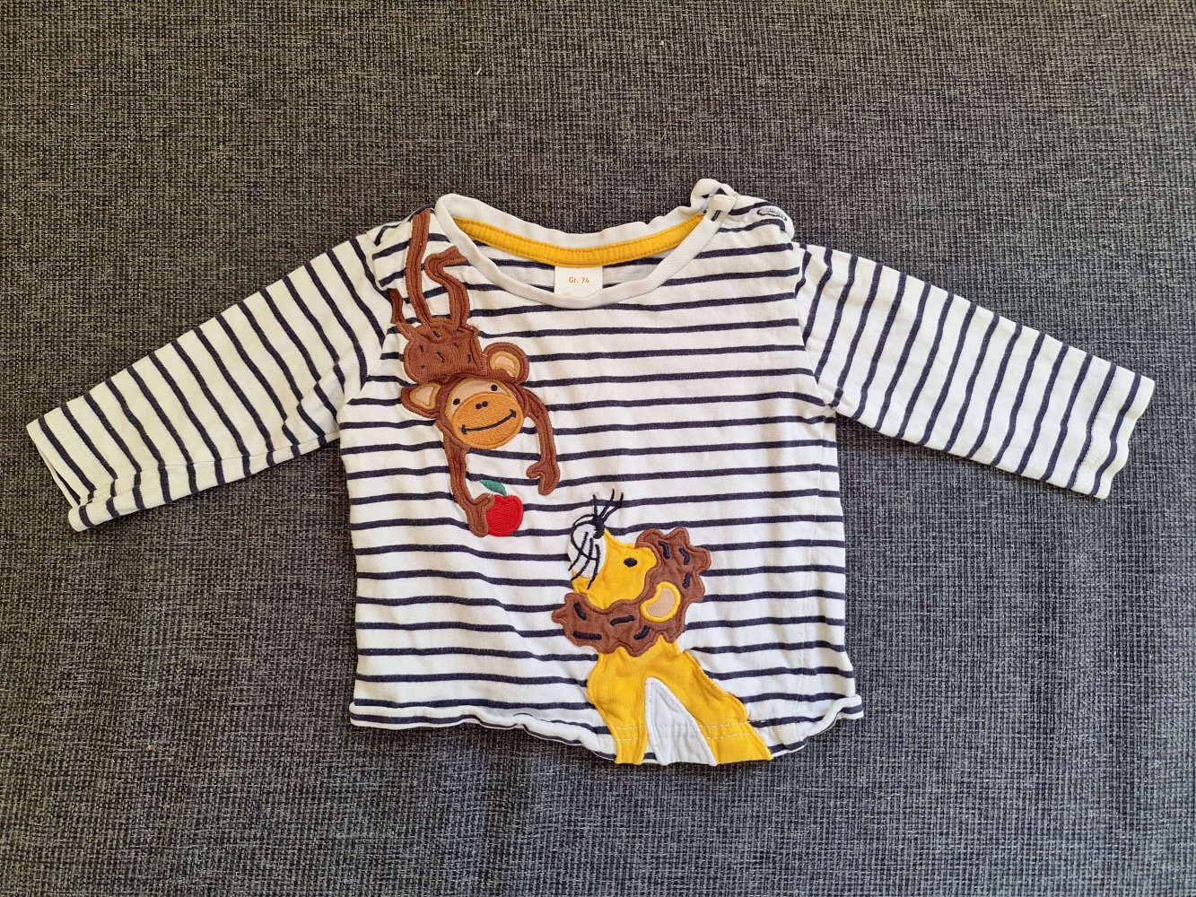 blau-weiß gestreiftes Langarmshirt mit Löwe und Affe, Gr. 74
