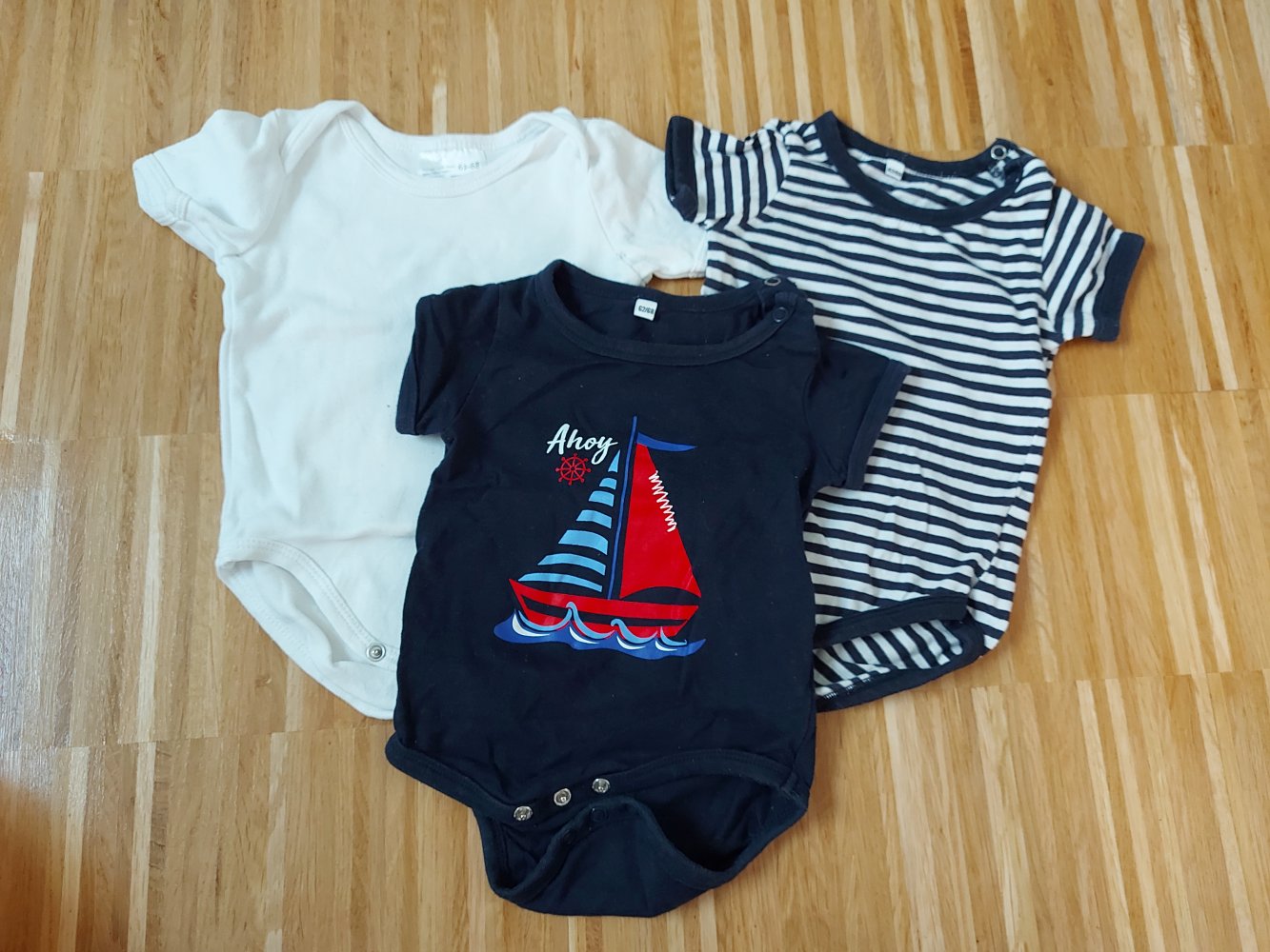 3-er Set kurzärmlige Bodys im Marine-Look Gr. 62/68