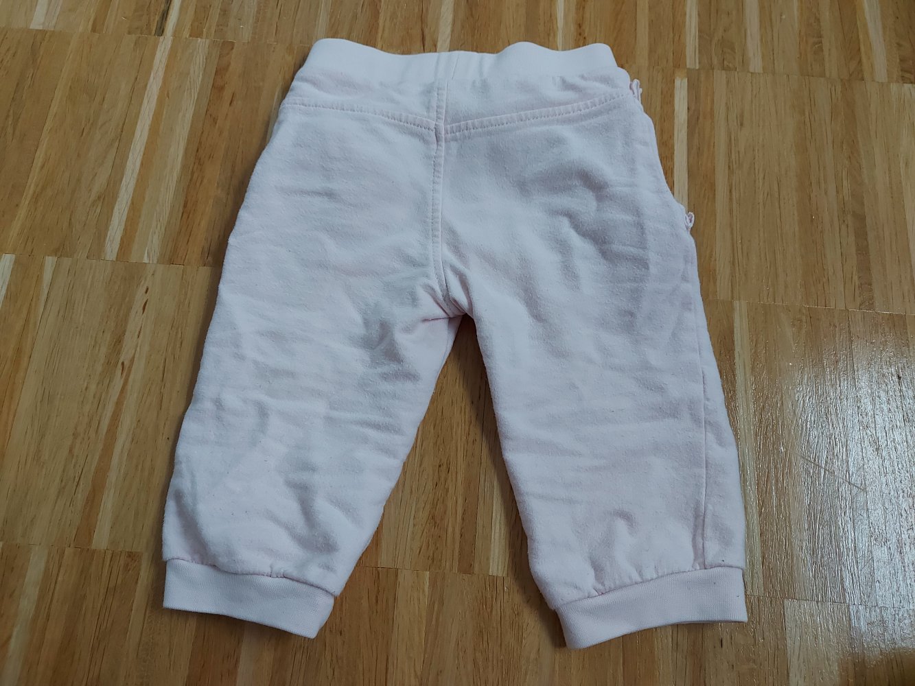 Supersüße rosa Babyhose Gr. 74